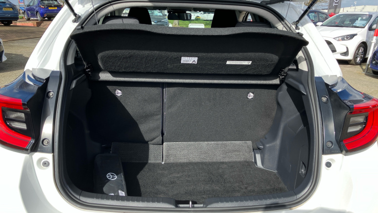 Toyota Yaris 1.5 Hybrid Design 5dr CVT Hybrid Hatchback